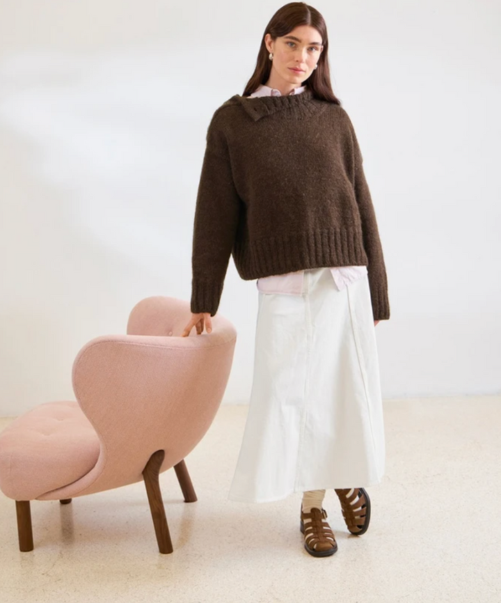 2602 No.02 Mina Sweater