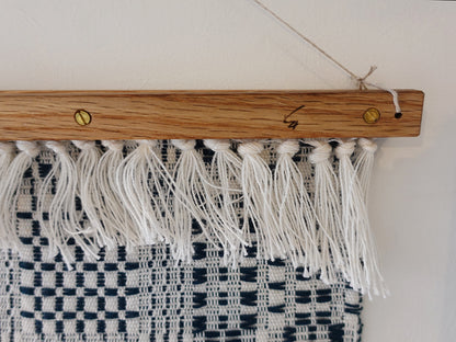 Tapestry Hanging (Screw Type)