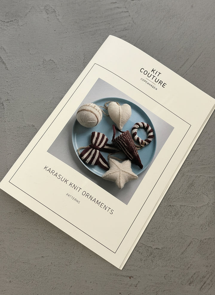 Pattern : Karasuk Knit Christmas Ornaments