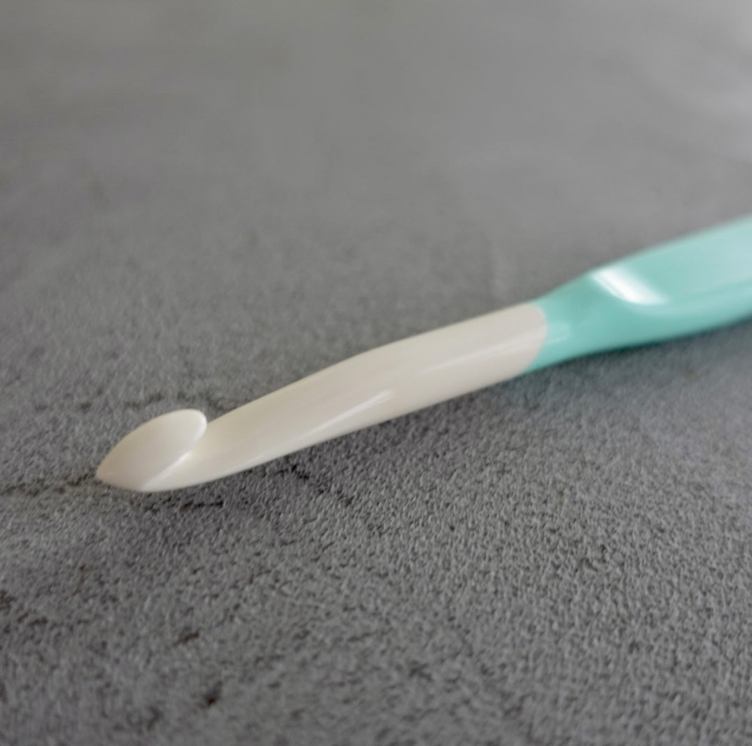 Etimo Grandhook Crochet Hook with Cushion Grip