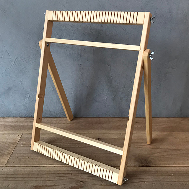 Weaving Loom Stand / 手織り木枠のスタンド